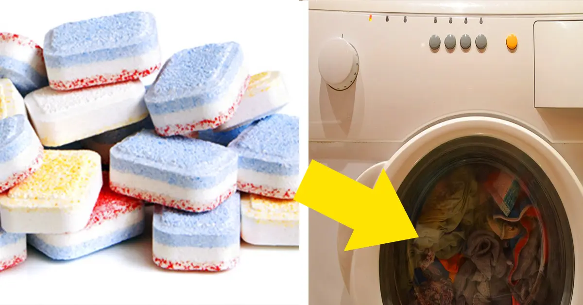 Pon dos pastillas de lavavajillas en tu lavadora: Un truco realmente fácil que te va a encantar