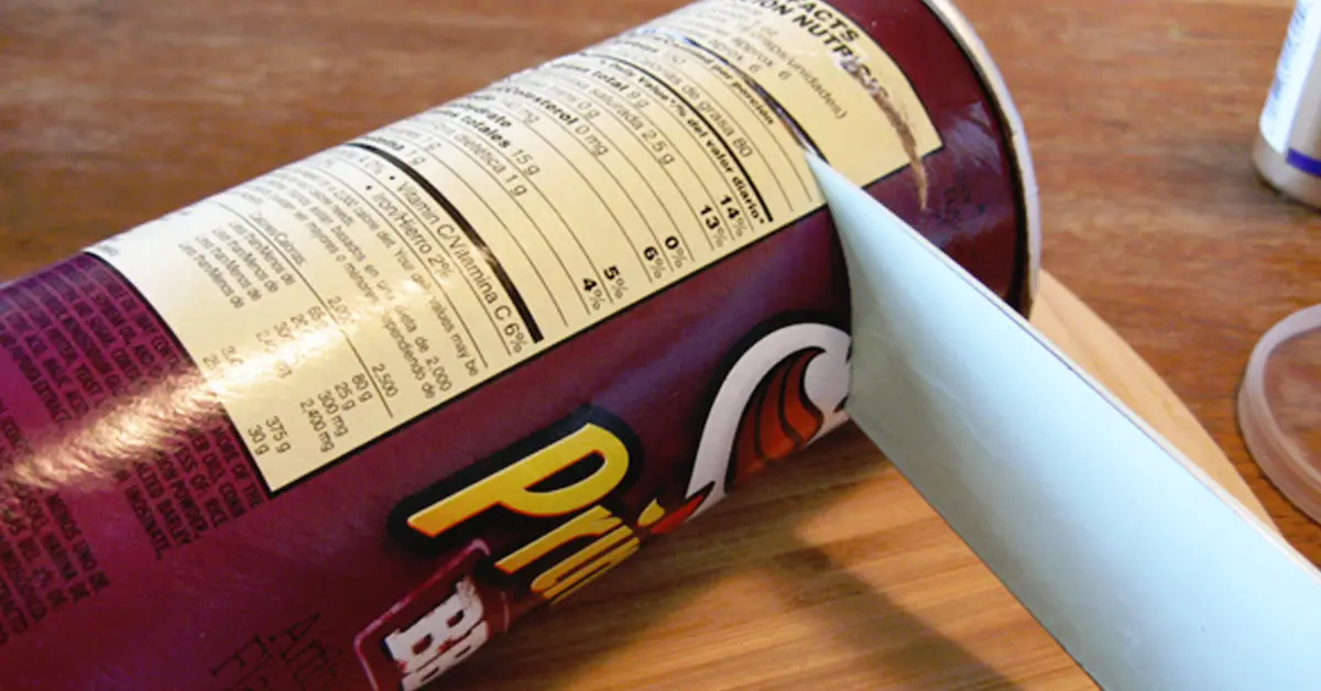 10 Increíbles ideas para reutilizar los botes de las famosas Pringles ¡No vuelvas a tirarlos!