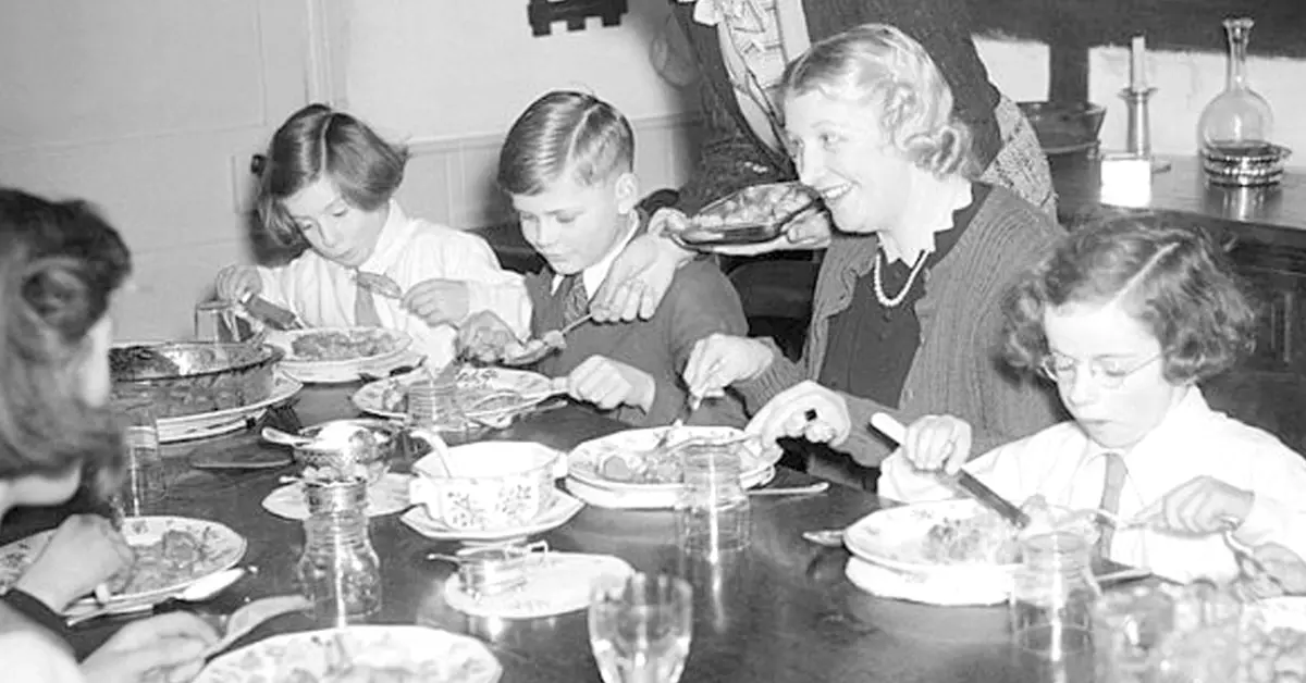 10 Cosas que no se volverán a ver en la mesa al sentarnos a cenar