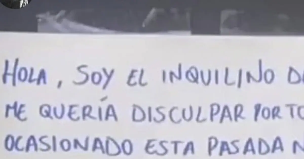 Un sevillano causa un revuelo con una carta en su bloque tras una "noche loca" en su piso