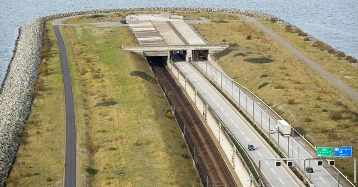 Este Increíble Puente parece que acaba de golpe. Pero en realidad se transforma en algo épico