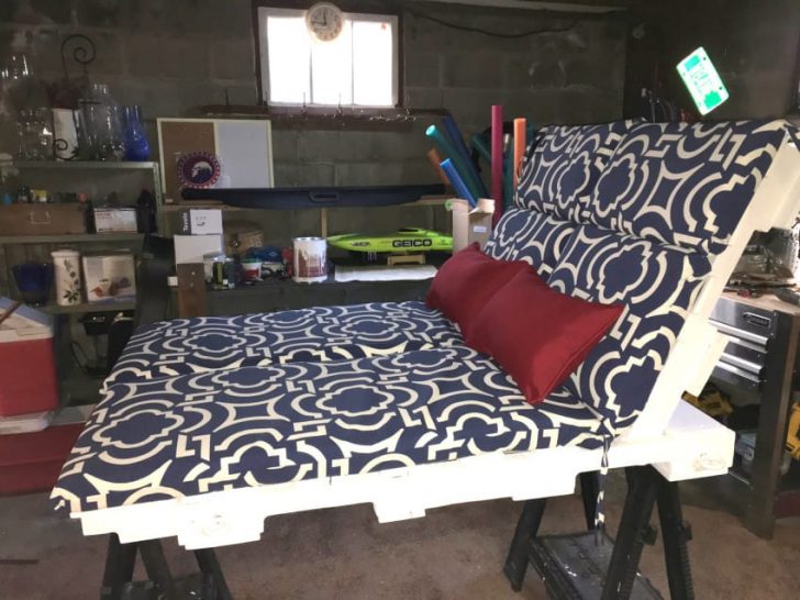 Transforma fácilmente un palé de madera en un columpio para el árbol