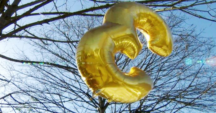 peligro oculto globo cumpleanos ninos pequenos banner
